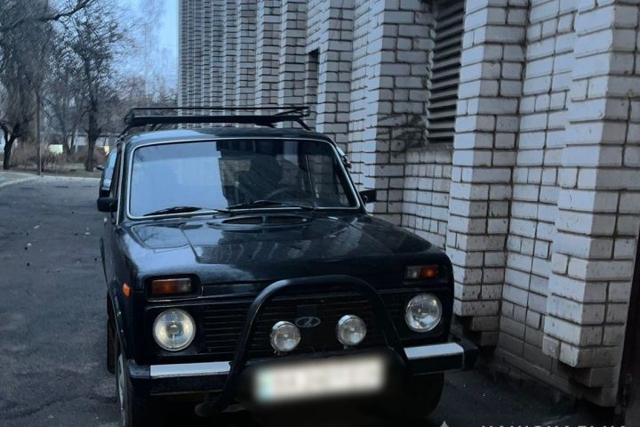 Військовий автомобіль