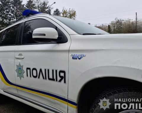 Автомобіль поліції