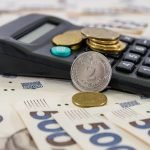 Гроші і калькулятор