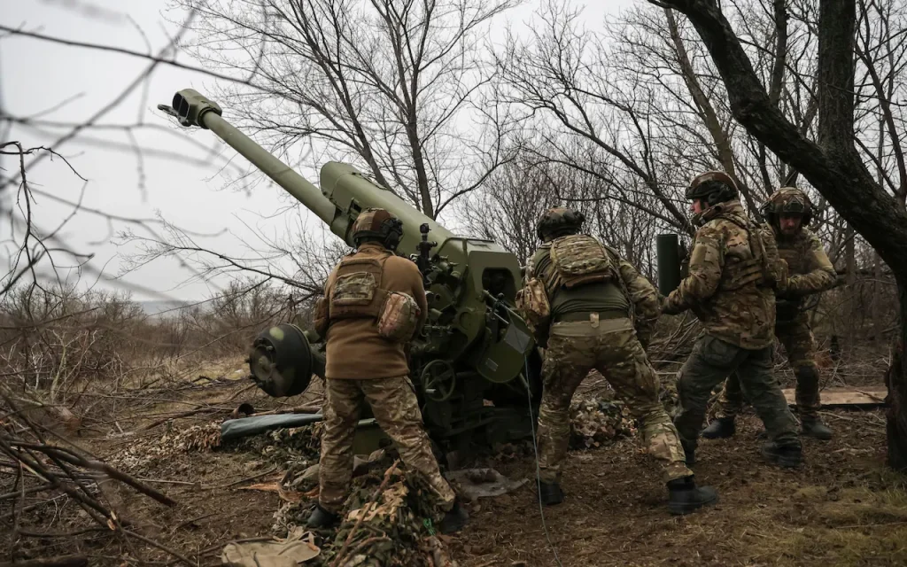 Військові і арт установка