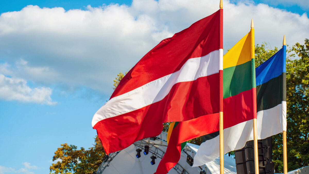 Прапори країн Балтії