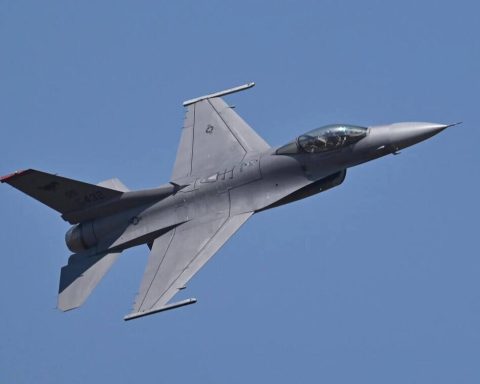 F-16