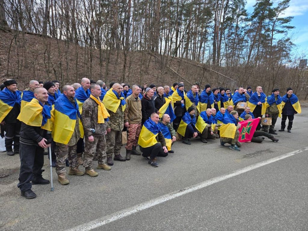 Українські військові звільнені з полону