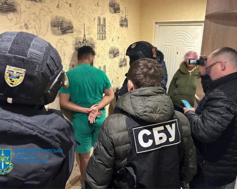 СБУ затримує шахраїв
