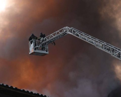 Ліквідація наслідків удару по Дніпру