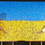 Найбільший Український прапор написаний олійними фарбами