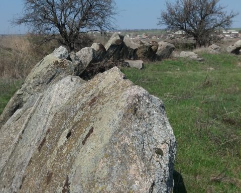мегалітичну споруду Дніпропетровщина