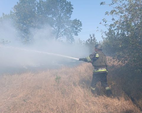 ДСНС ліквідують наслідки обстрілу