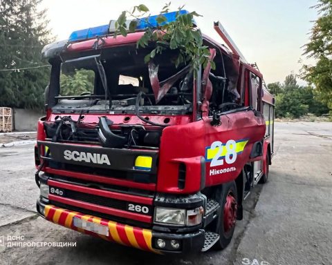 Машина ДСНС пошкоджена внаслідок влучання ворожого дрона