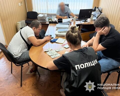 Затримання посадовців на хабарі