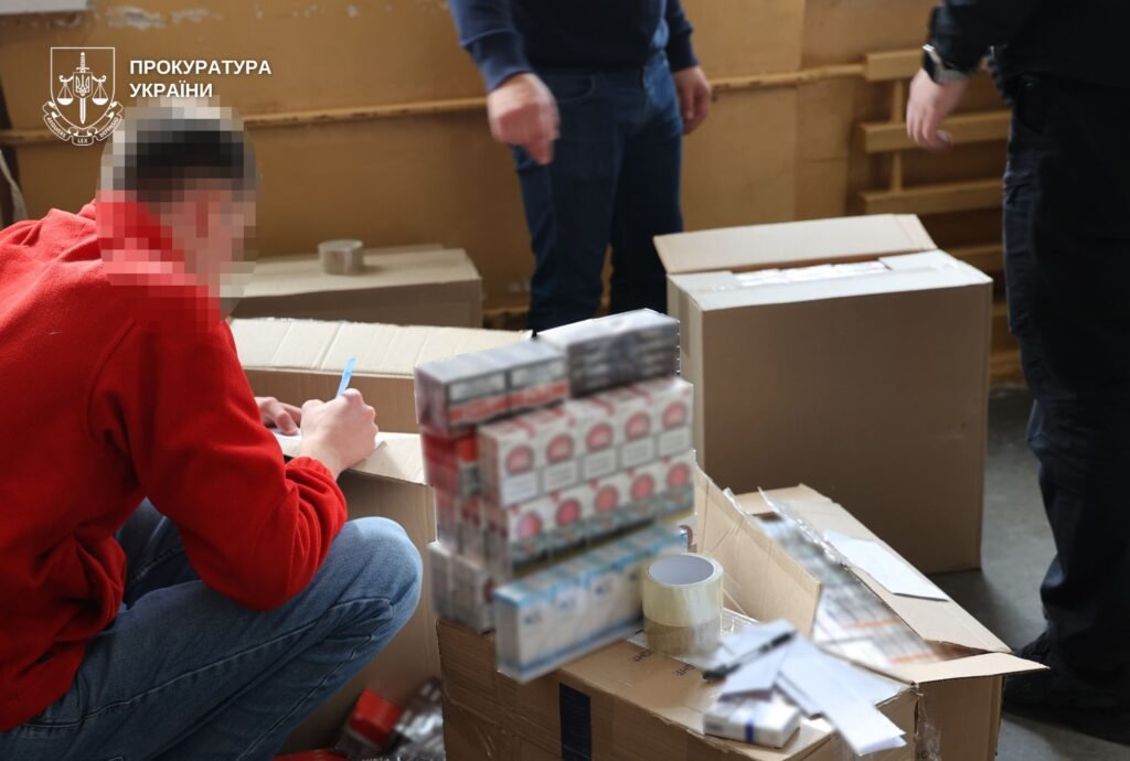 У Дніпропетровській області виявили схему збуту контрафактних цигарок на 10 мільйонів гривень