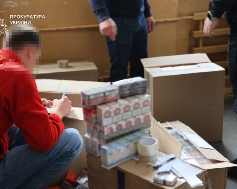 У Дніпропетровській області виявили схему збуту контрафактних цигарок на 10 мільйонів гривень