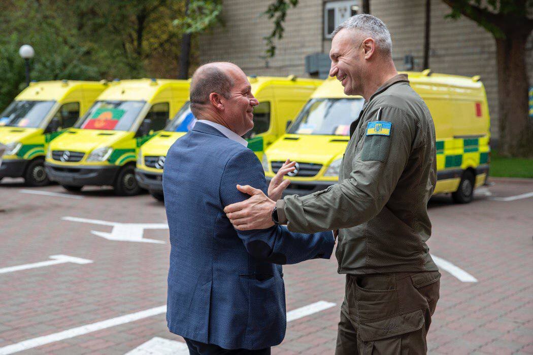 Київ отримав від Брюсселя ще чотири карети швидкої допомоги