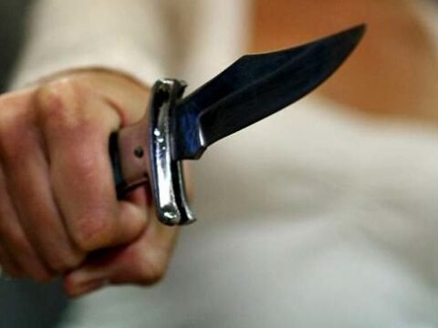 На Дніпропетровщині вчителька напала з ножем на колегу