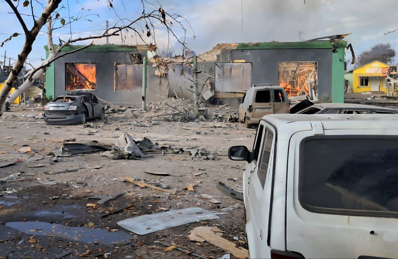 Масштабні обстріли Дніпропетровщини: загиблі, поранені та зруйнована інфраструктура