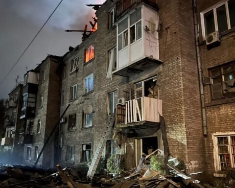 Масована атака дронами на Дніпропетровщину: поранено 8 людей, пошкоджено інфраструктуру