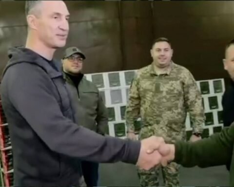 «Українська команда» та Володимир Кличко передали велику партію дронів 72 бригаді на Покровський напрямок