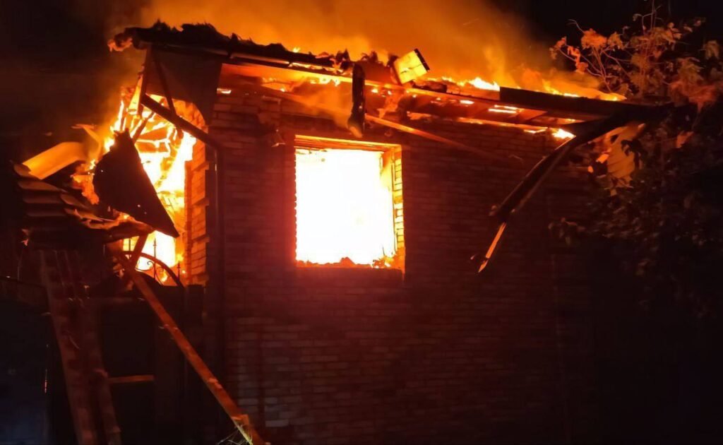 Атака дронів на Дніпропетровщину: загиблий, поранені та численні руйнування