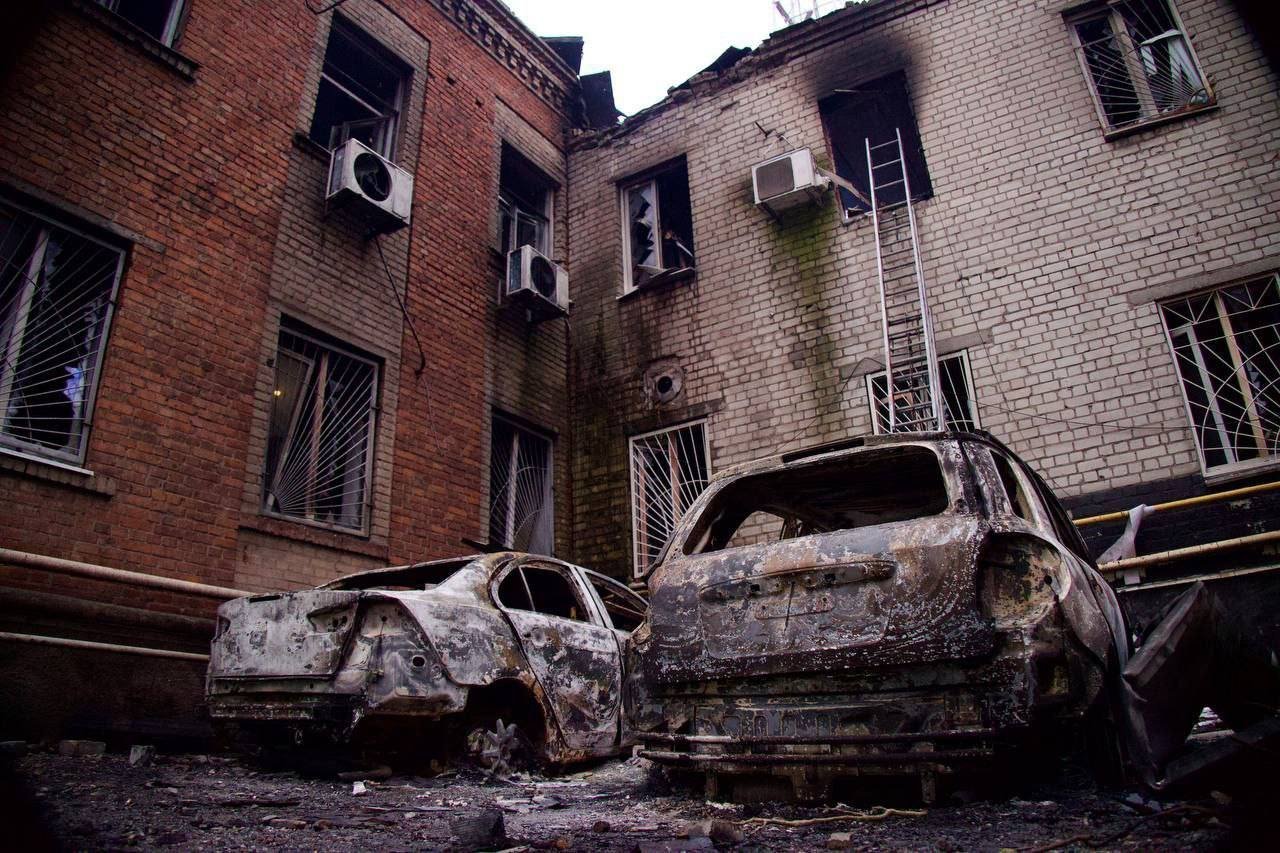 Масована атака дронів на Дніпро: є постраждалі та значні руйнування