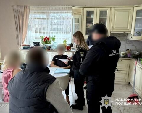 У Дніпрі викрили схему ухилення від служби за $10