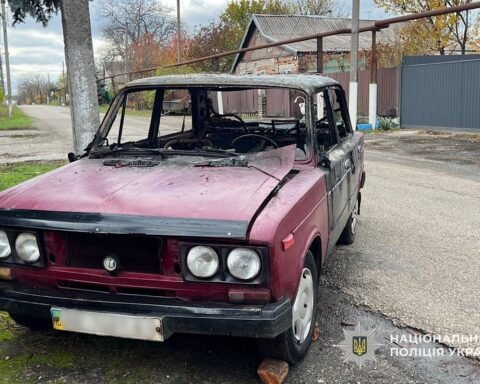 У Криворізькому районі чоловік підпалив авто знайомої через конфлікт