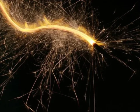 У Нікополі запустили феєрверки попри заборону