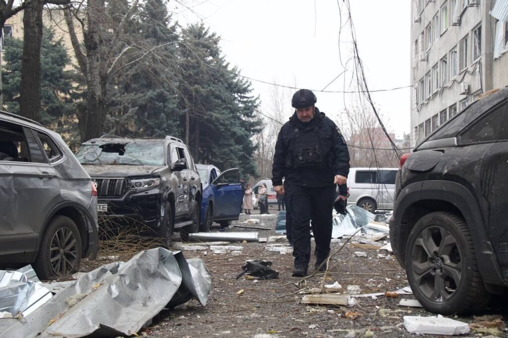 Ракетний удар по Дніпру 1 грудня: є загиблі та поранені