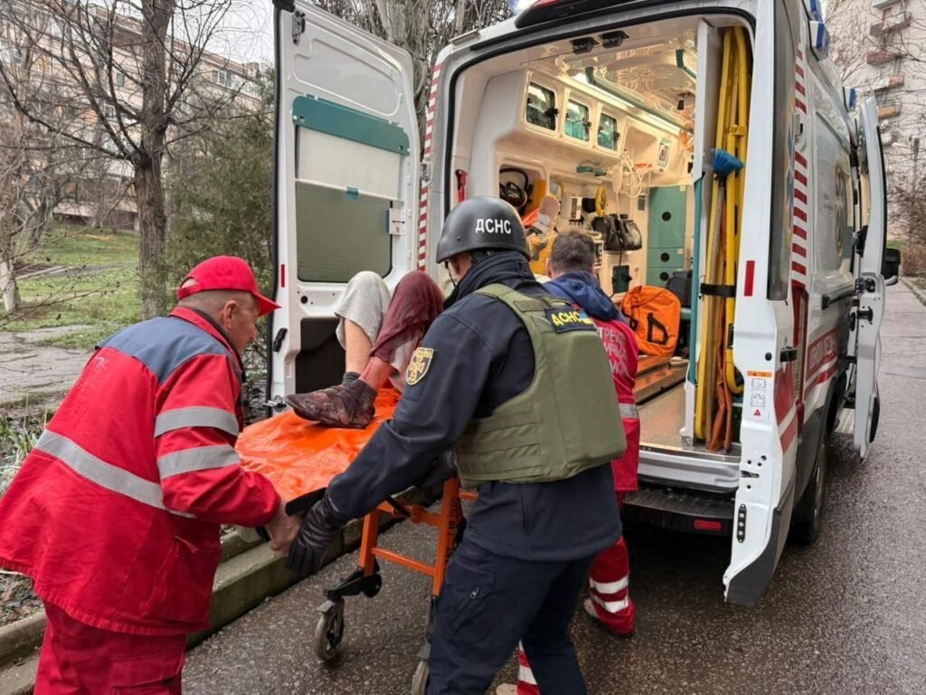 13 людей поранено на Дніпропетровщині внаслідок масованих атак протягом доби