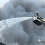 На Дніпропетровщині ліквідують масштабну пожежу після атаки рф