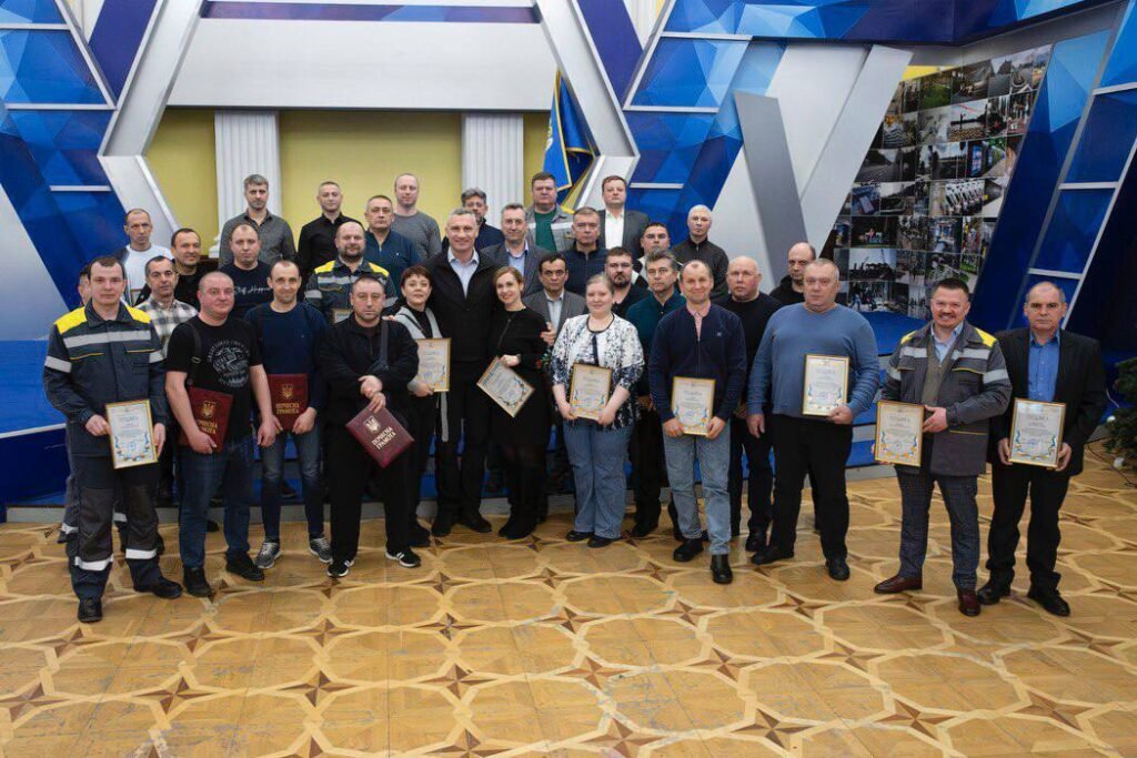 Віталій Кличко нагородив енергетиків за стійкість під час війни