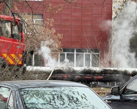 У Дніпрі на Перемозі-6 підпалили ізоляцію теплотраси