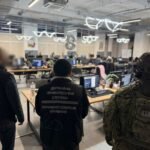 У Дніпрі викрили шахрайський кол-центр із сотнею операторів