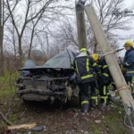 У Кривому Розі водій влетів в бетонний стовп