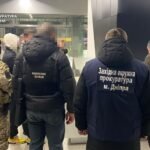 У Дніпрі викрили схему незаконного виїзду за кордон за $10 000