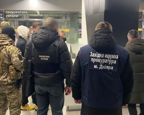 У Дніпрі викрили схему незаконного виїзду за кордон за $10 000