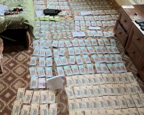 На Дніпропетровщині викрили схему продажу гуманітарних авто, ввезених для ЗСУ