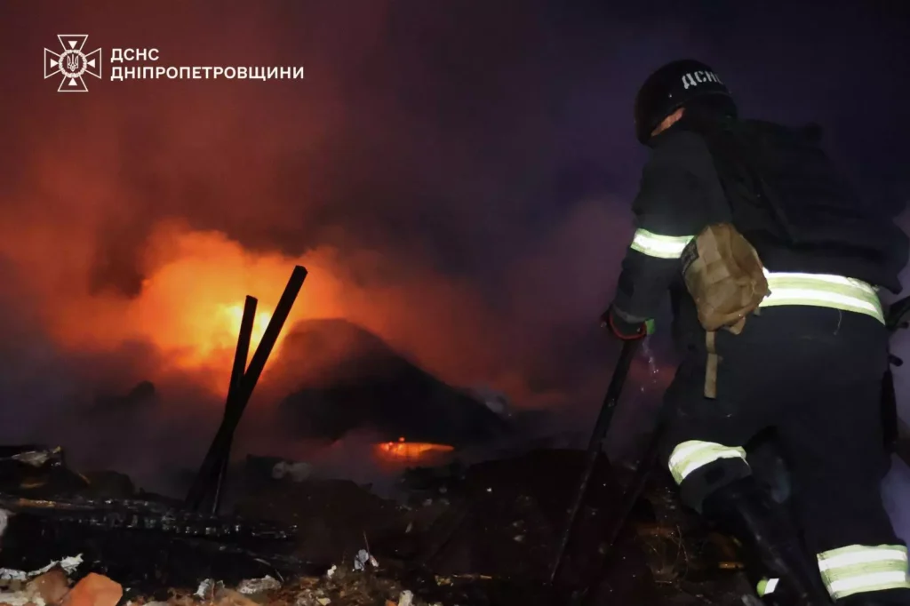 Обстріли Дніпропетровщини: поранені цивільні, пожежі та пошкодження інфраструктури