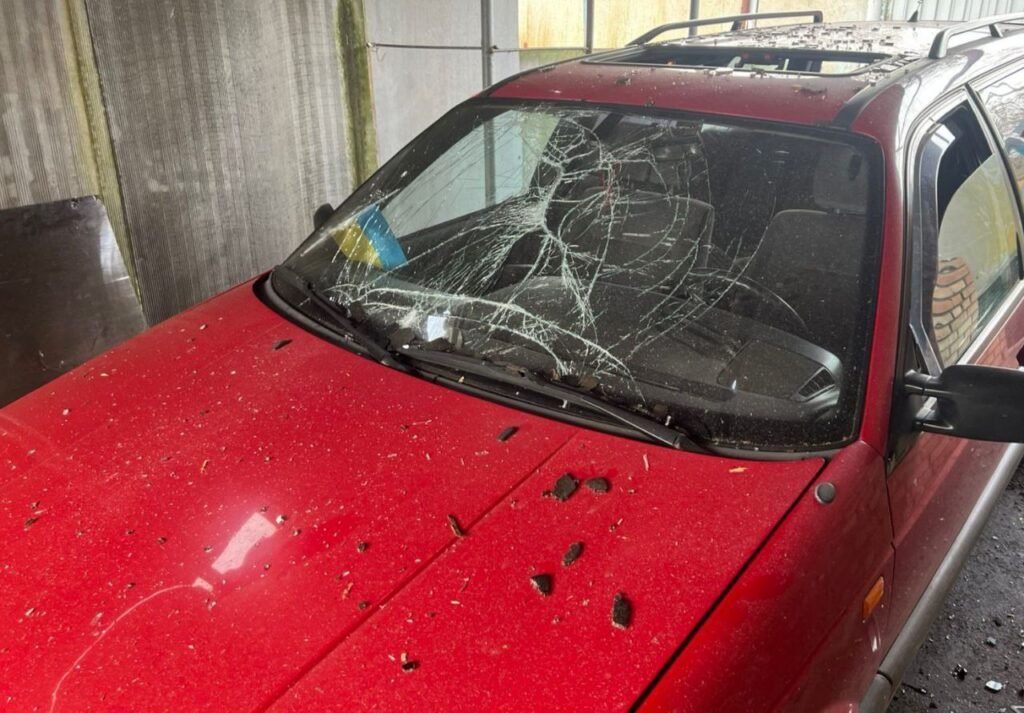 Обстріли Дніпропетровщини: поранені цивільні та пошкоджена інфраструктура