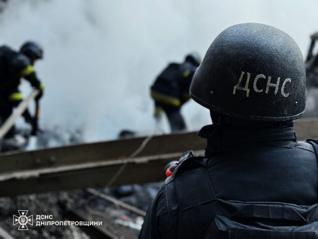 Нічна атака на Дніпро та область: двоє поранених, зруйноване підприємство і 40 збитих дронів