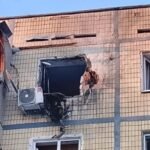 У Нікополі ворожий дрон влучив у вікно багатоповерхівки