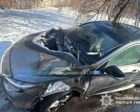 У Кам’янському затримали 16-річного підозрюваного в умисному підпалі автомобіля