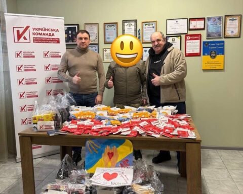 Волонтери «Української команди» Дніпропетровщини передали хотпаки бійцям 65-ї бригади на Запорізькому напрямку