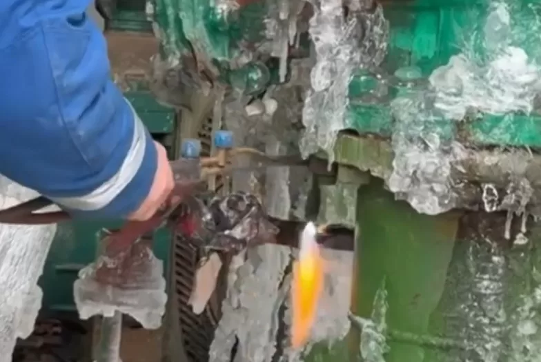 Мер Києва подякував комунальникам за відновлення теплопостачання під час обстрілів