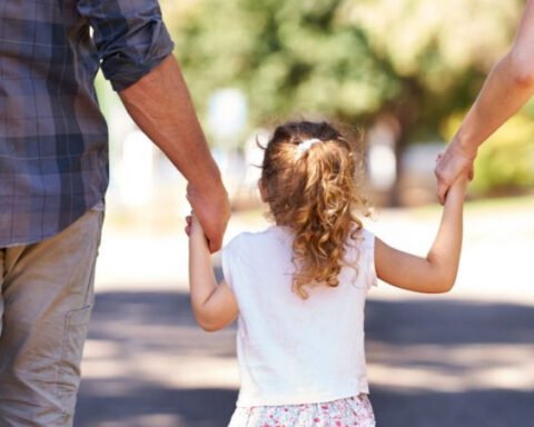 Усиновлення дітей на Дніпропетровщині