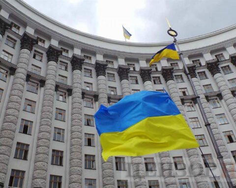 "Перевод "стрілок" та атака на своїх – це подарунок Путіну, – Палатний про претензії центральної влади до Кличка