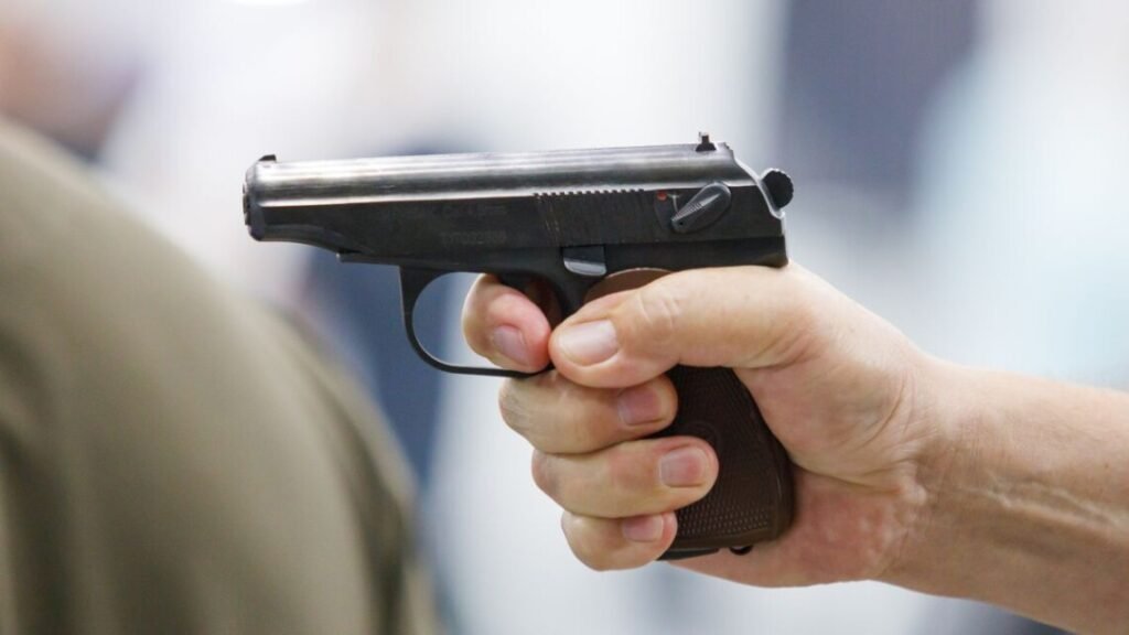 У Дніпрі водій стріляв у пішохода