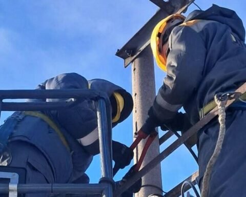 На Дніпропетровщині за чотири роки війни відновили майже 9,7 тис. км електромереж