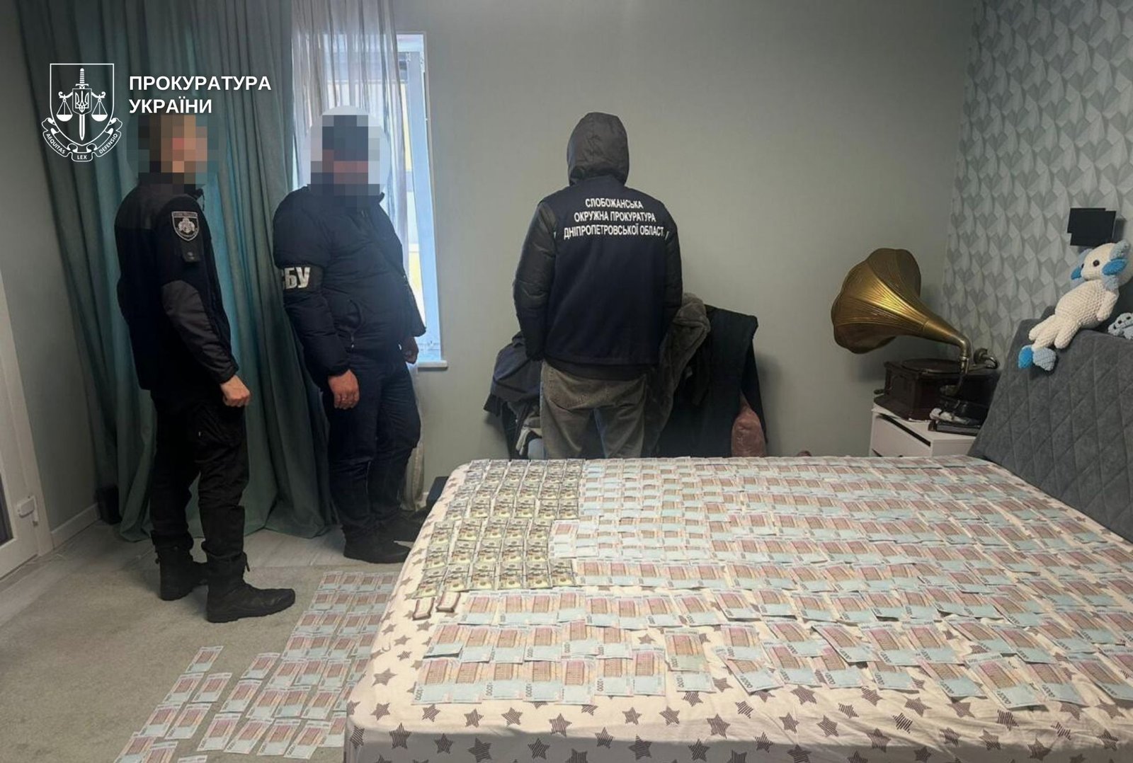 На Дніпропетровщині викрили схему незаконного продажу місць для поховання за десятки тисяч гривень