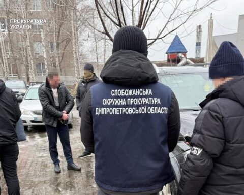 У Дніпрі затримали адвоката за підозрою у схемі з ВЛК