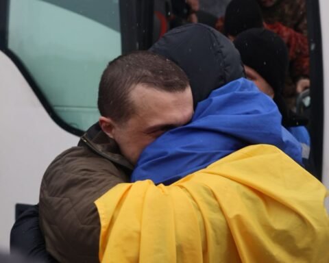 Україна повернула з полону 157 людей: додому повертаються військові та цивільні